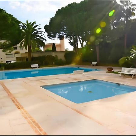 Golfe Juan Studio Dans Residence Avec Piscine Валлорис Экстерьер фото