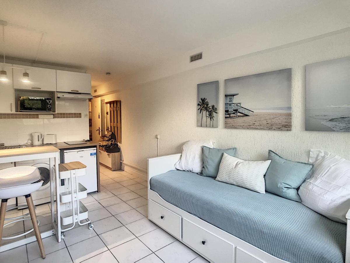 Golfe Juan Studio Dans Residence Avec Piscine Валлорис Экстерьер фото